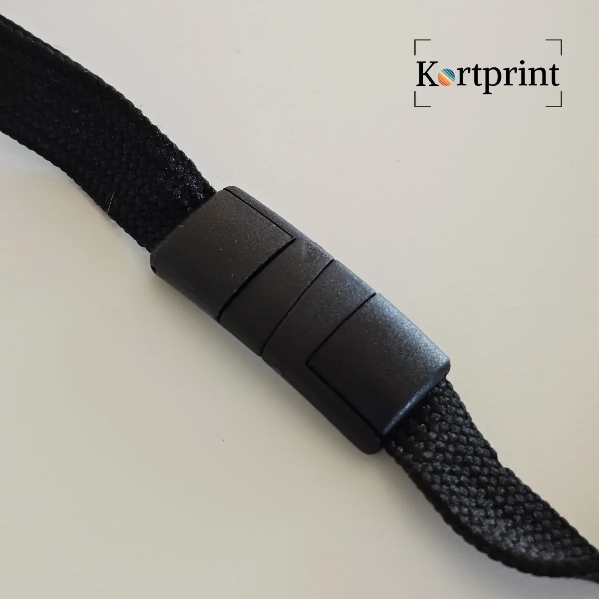 Sort 10mm lanyard med sikkerhetslås og solid klype i metall for ID-kort